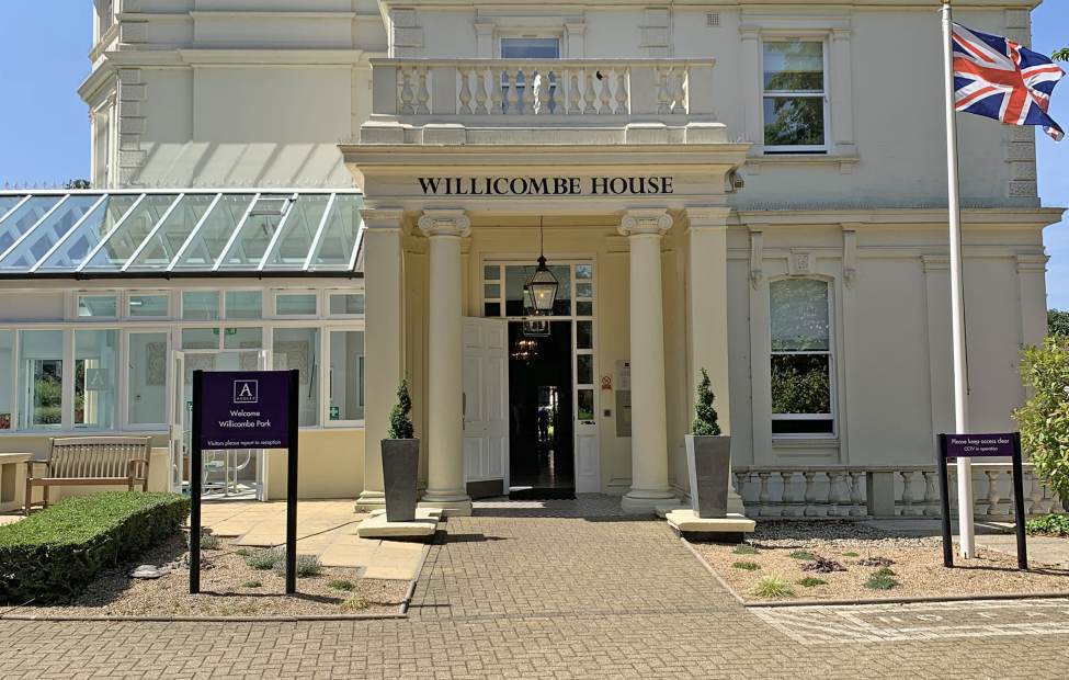 Main entrance to Willicombe House, Tunbridge Wells Entrance to mansion house